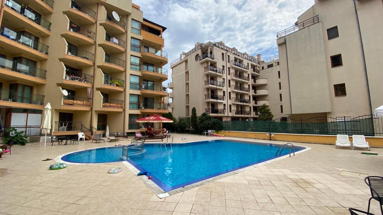 Amadeus 1 - 13B Large Two Bedroom Apartment Sunny Beach Esterno foto